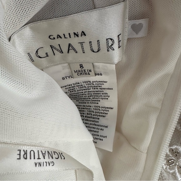 Galina Signature 3d floral applique plunge sheath wedding dress solid white NWT - Picture 11 of 12